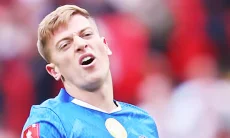Untung Melepas Delap
