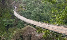 Ketika Langkah Belum Jauh Menyeberang