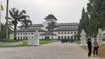 Dedi Mulyadi Ubah Standar Perawatan Gedung Sate, Kini Gunakan Material Heritage