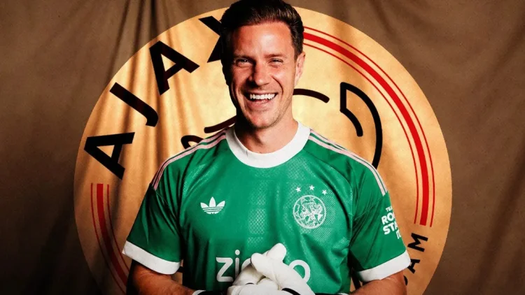 Mark Stegen Berlabuh di Ajax