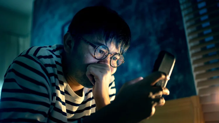 Terlalu Lama Main Internet Picu Stres dan Mudah Marah, Ini Cara Mengatasinya