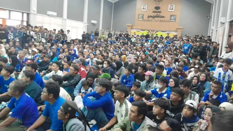 Nobar Persib vs Persebaya, Bomber Siapkan Layar Tambahan untuk 1.500 Bobotoh