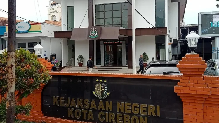 Kejari Cirebon Eksekusi Dua Terpidana Korupsi Aset PDP Usai Putusan Kasasi MA