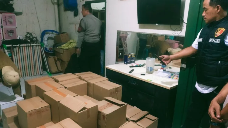 Polresta Bandung Gerebek Gudang Miras di Pameungpeuk Bandung, Sita 7.000 Botol