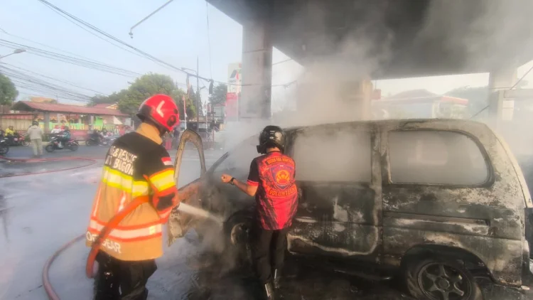 Satu Unit Mobil dan Dua Dispenser BBM Terbakar, Penyebab Diduga Korsleting pada Mobil