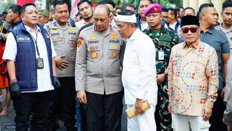 Kunjungi Polrestabes Bandung, Pipit Rismanto Gelorakan Jaga Jawa Barat