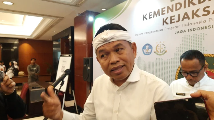 Karhutla Jabar Meningkat, Dedi Mulyadi Larang Warga Bawa Rokok ke Hutan