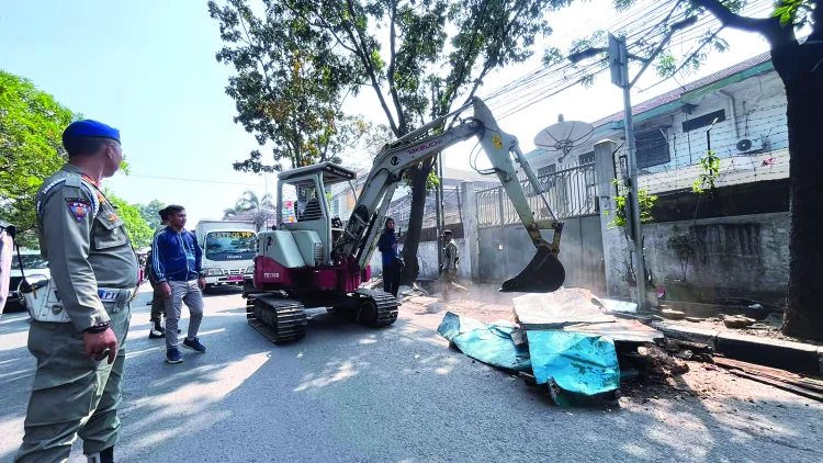 Bangunan Liar Kircon Dibongkar: Jalan Bersih Pedagang Beralih