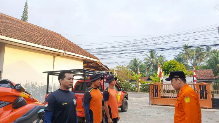 Perahu Nelayan Terbalik Dihantam Ombak di Pangandaran, 1 ABK Hilang