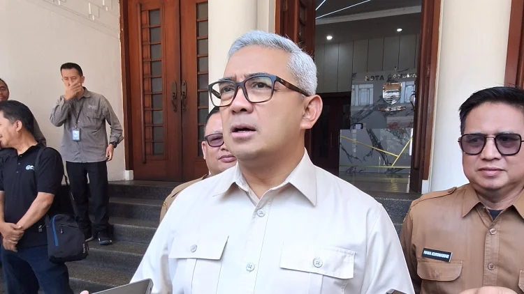 Farhan Dalami Dugaan Penebangan Pohon Dago Berkaitan dengan Bisnis