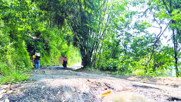 Jalan Rusak Mulai Dibeton