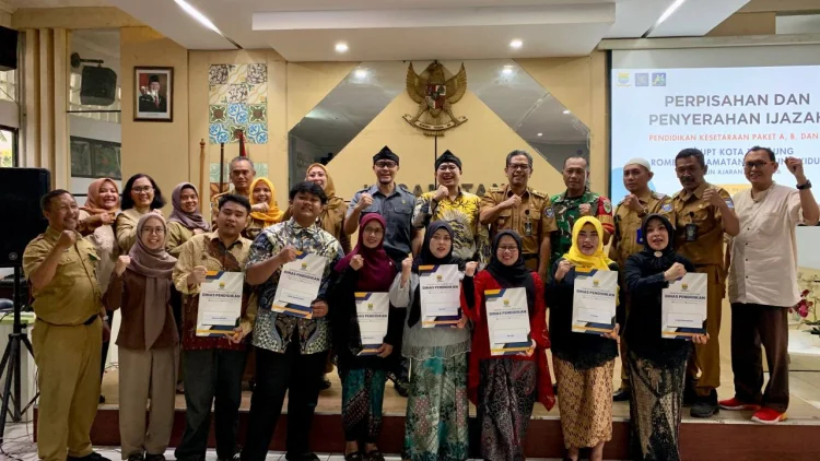 Edwin Senjaya Dorong Warga Terus Belajar Melalui Program Pendidikan Kesetaraan