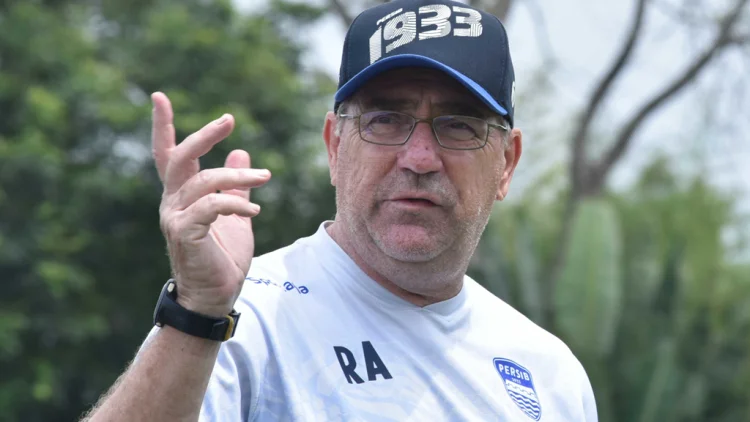 Robert Gerah Dituding Serakah