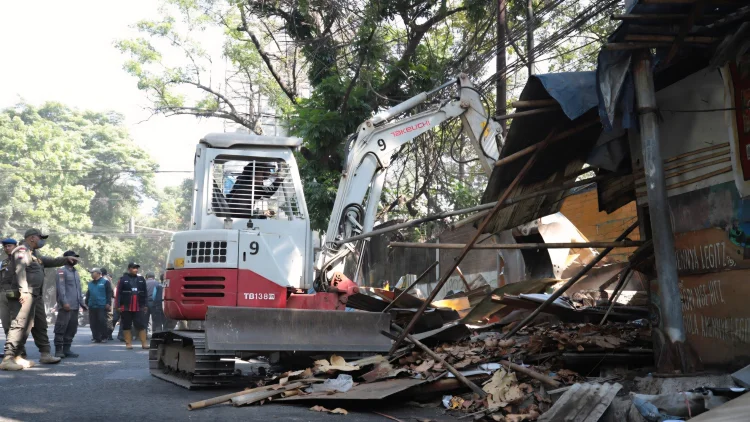 Pemkot Bandung Tertibkan 58 Bangunan di Jalan Rajawali Timur, Tanpa Kompensasi