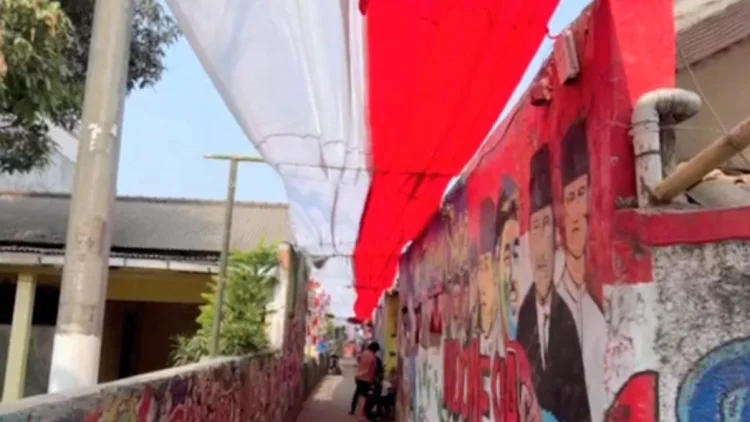 Tak Cuma Mural, Bendera Sepanjang 500 Meter Lengkapi Semarak HUT ke-81 RI