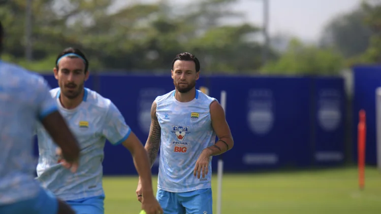 Marc Klok Menahan Rindu
