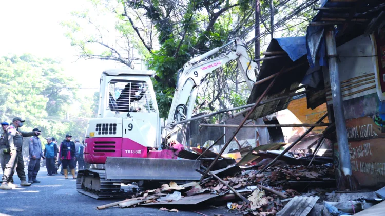 Bangunan Pergi Trotoar Kembali