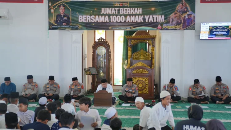 Polresta Bandung Gelar Jumat Berkah, 1.000 Anak Yatim Diajak Doa Bersama
