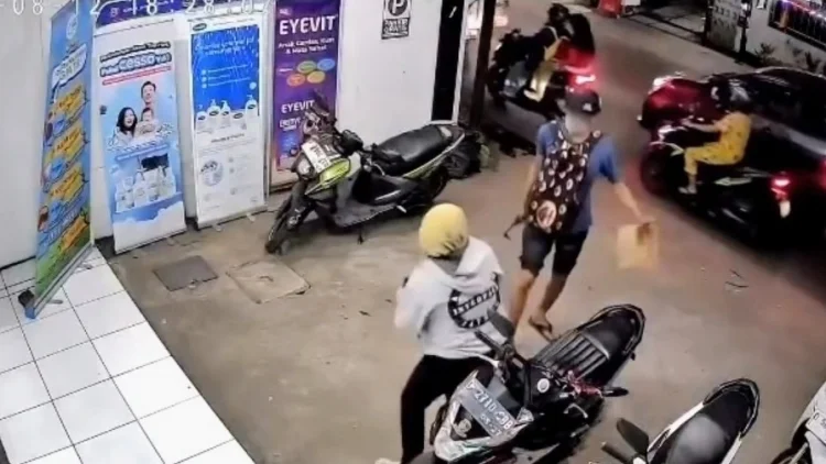 Serangan Tanpa Sebab di Halaman Apotek Cimahi, Polisi: Pelaku Diduga ODGJ