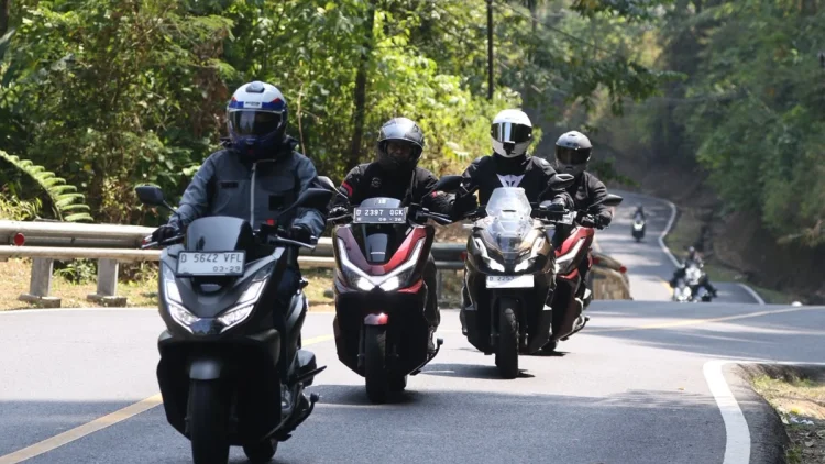 DAM Ajak Jurnalis Tunggangi Matik Premium Honda Jelajahi Keindahan dan Warisan Jabar