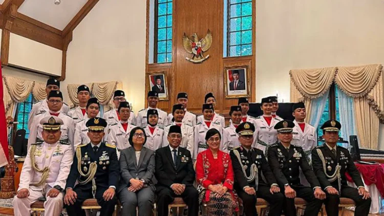 Merah Putih Menembus Jarak