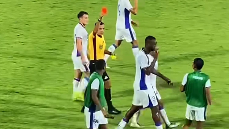 Ini Alasan Gabriel Mutombo Diganjar Kartu Merah Usai Cetak Gol Penentu Persib vs Bali
