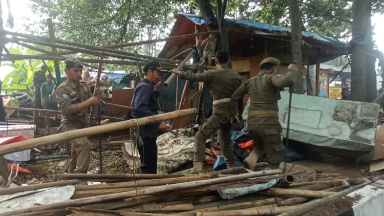 Lapak Menepi Ruang Kembali