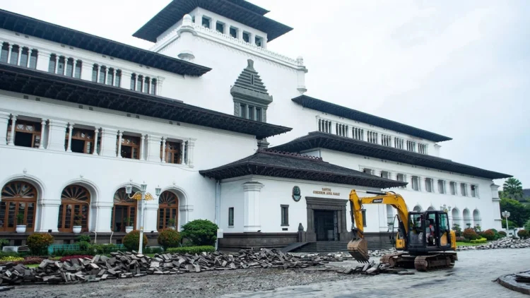 Usia Bertambah Tugas Melimpah
