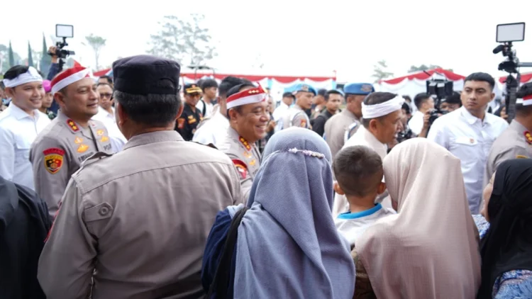 Wakapolri Berikan Bansos 1.000 Paket untuk 2 Gapoktan Bawang Putih di Cianjur