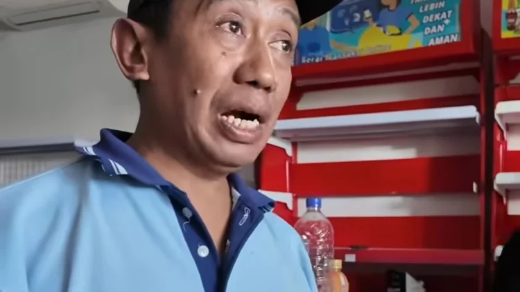 Pemilik Toko di Reo NTT Rela Buka Saat Darurat Gempa M 7,7 demi Bantu Korban Bencana