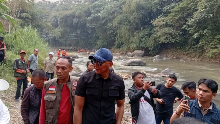 Pencarian Bayu Zulkarnaen Resmi Dihentikan, Tim SAR Sebar Pamflet Orang Hilang