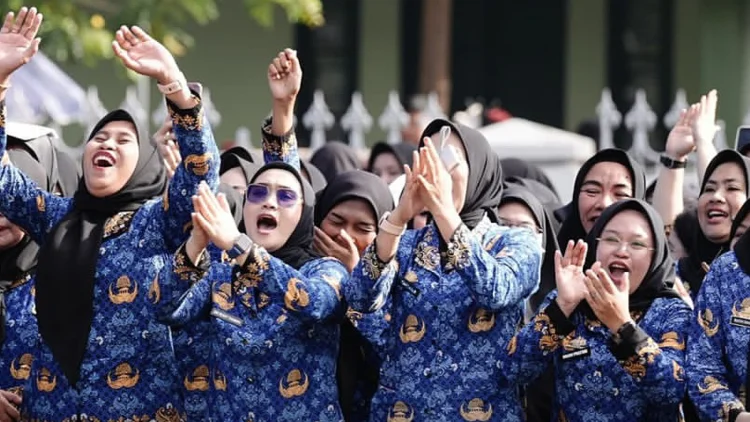 Guru PPPK Bisa Diangkat jadi PNS, DPR: Nanti Gajinya akan Ditanggung APBN