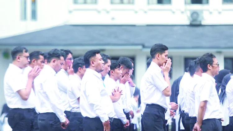 Menunggu Kepastian di Ujung Kontrak
