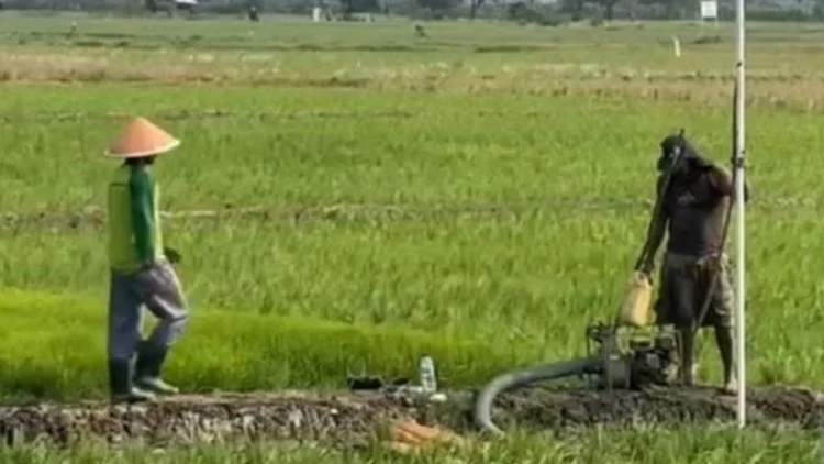 5,7 Juta Liter Air Bersih Disalurkan kepada Warga Terdampak Kekeringan di Bekasi