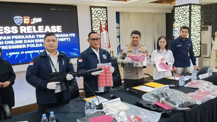 Polda Jabar Ungkap Penipuan Online Jual Kendaraan Murah, 12 Tersangka Ditangkap