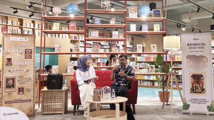 Bedah Novel Leiden dan Bangkol, Hasbunallah Haris Hidupkan Sejarah Lewat Fiksi