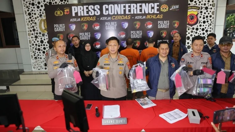 Polres Garut Bongkar Perdagangan Ilegal 2.877 Benih Lobster, 3 Orang Ditangkap