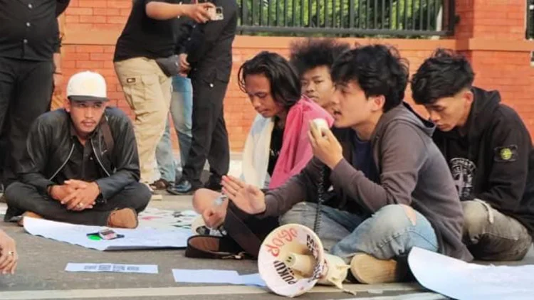 Jejak Pokir di Tengah Tanda Tanya
