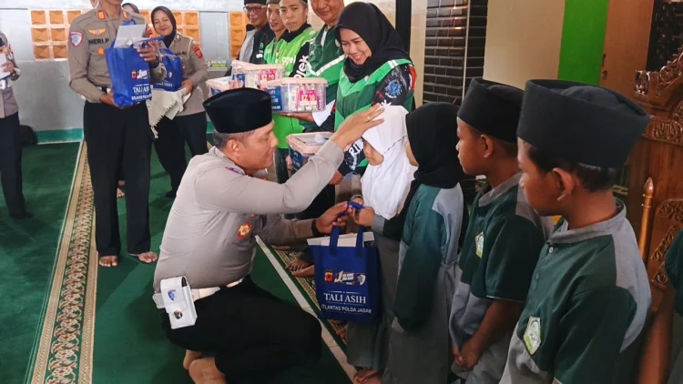 Ditlantas Polda Jabar Minta Warga Manfaatkan Layanan Darurat Call Center 110
