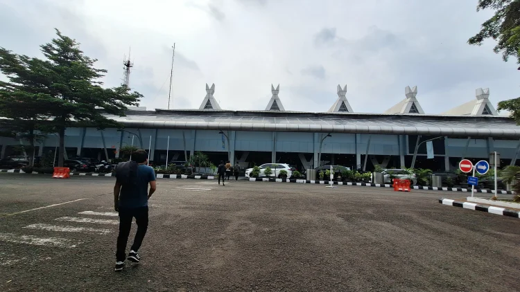 Harga Tiket Tinggi, Pemkot Bandung Bidik Calon Mahasiswa Ramaikan Bandara Husein