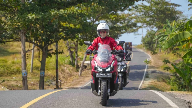 Pemotor Berangkat Lebih Awal, Berkendara Lebih Tenang dan Aman