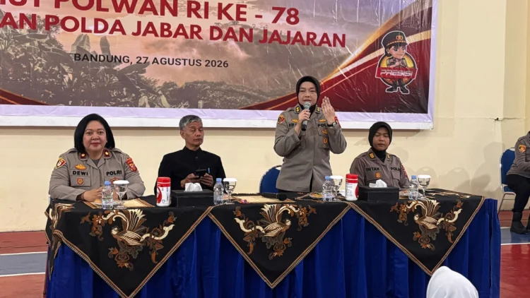 Putus Rantai Perundungan: Polwan Polda Jabar Rangkul Pelajar Minta Berani Bicara