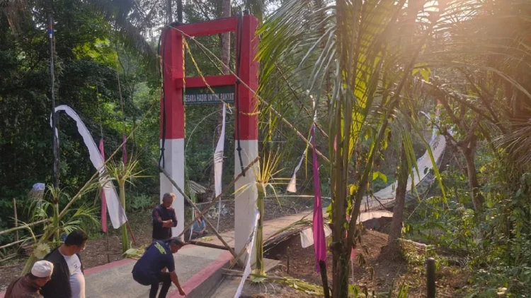 Baru Diresmikan, Bupati Pangandaran Jadi Korban Robohnya Jembatan Gantung