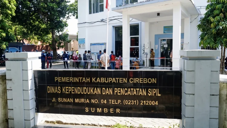 Warga Keluhkan Sulit Cetak Ulang Akta Kelahiran, Dugaan Percaloan Disdukcapil Disorot