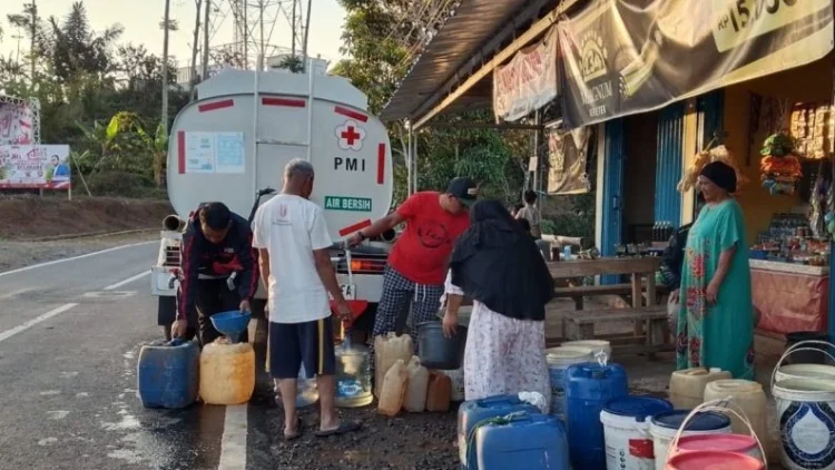 10 Kecamatan di Cianjur Selatan Kekeringan, PMI Distribusikan Air Bersih
