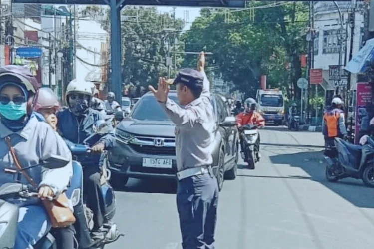 Dishub Cimahi Perketat Pengawasan Parkir Liar, Pelanggar Terancam Digembok dan Derek