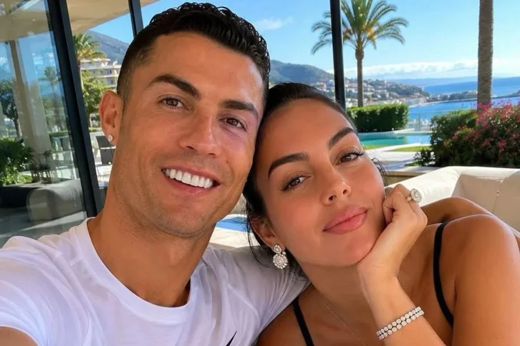 Ronaldo-Georgina Siapkan Pernikahan Mewah