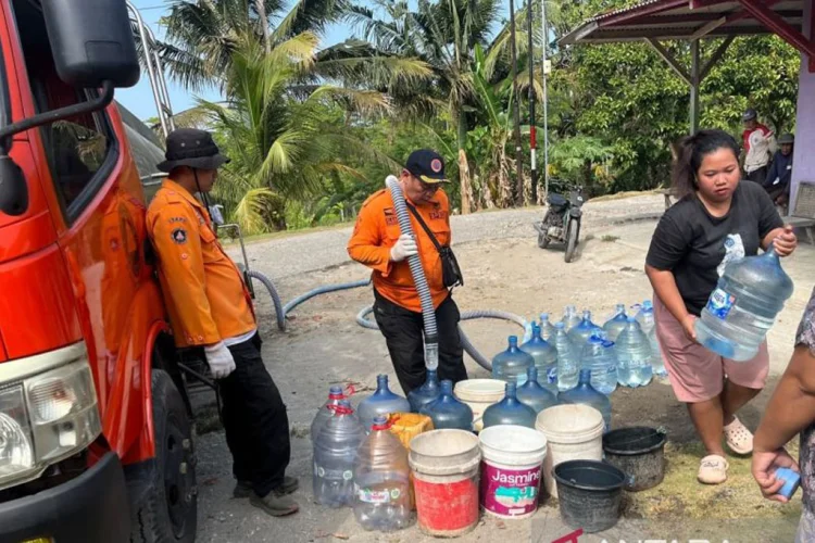 Krisis Air Meluas di Jabar, 450 Ribu Warga Terdampak Kekeringan