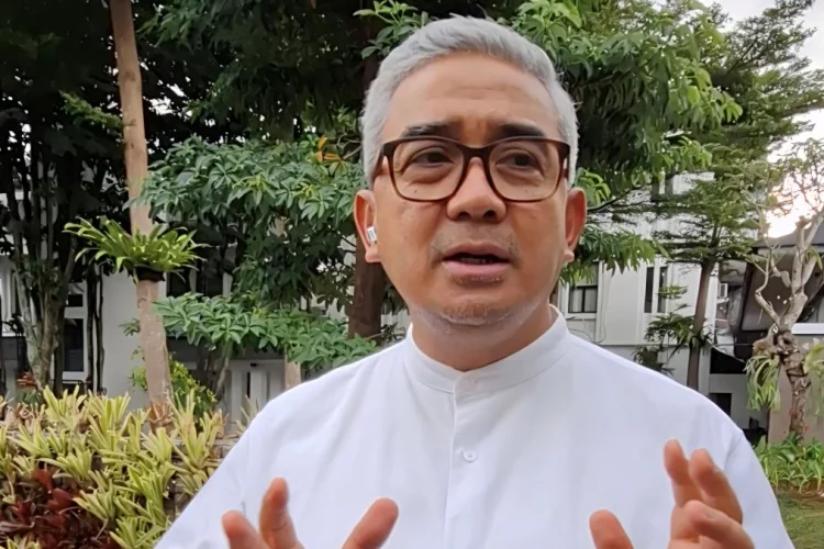 Tebang Pohon Ilegal Demi Videotron, Pemkot Bandung Segel Reklame Digital