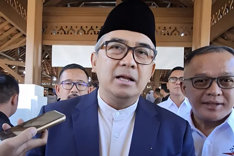 Farhan Siapkan Jalur Aman Pesepeda dan Skema Baru Atasi Parkir Liar Bandung